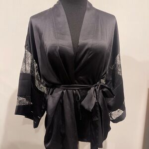 Victorias Secret Lace Satin short kimono robe m/l